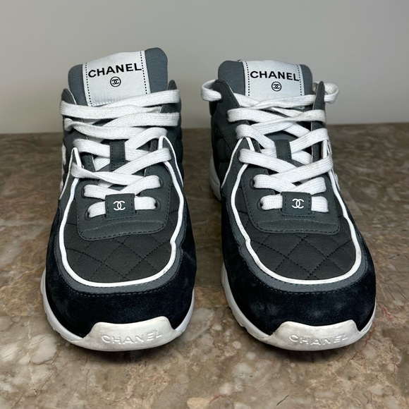 Chanel 2023 interlocking CC logo sneakers size 39 - Picture 4 of 12